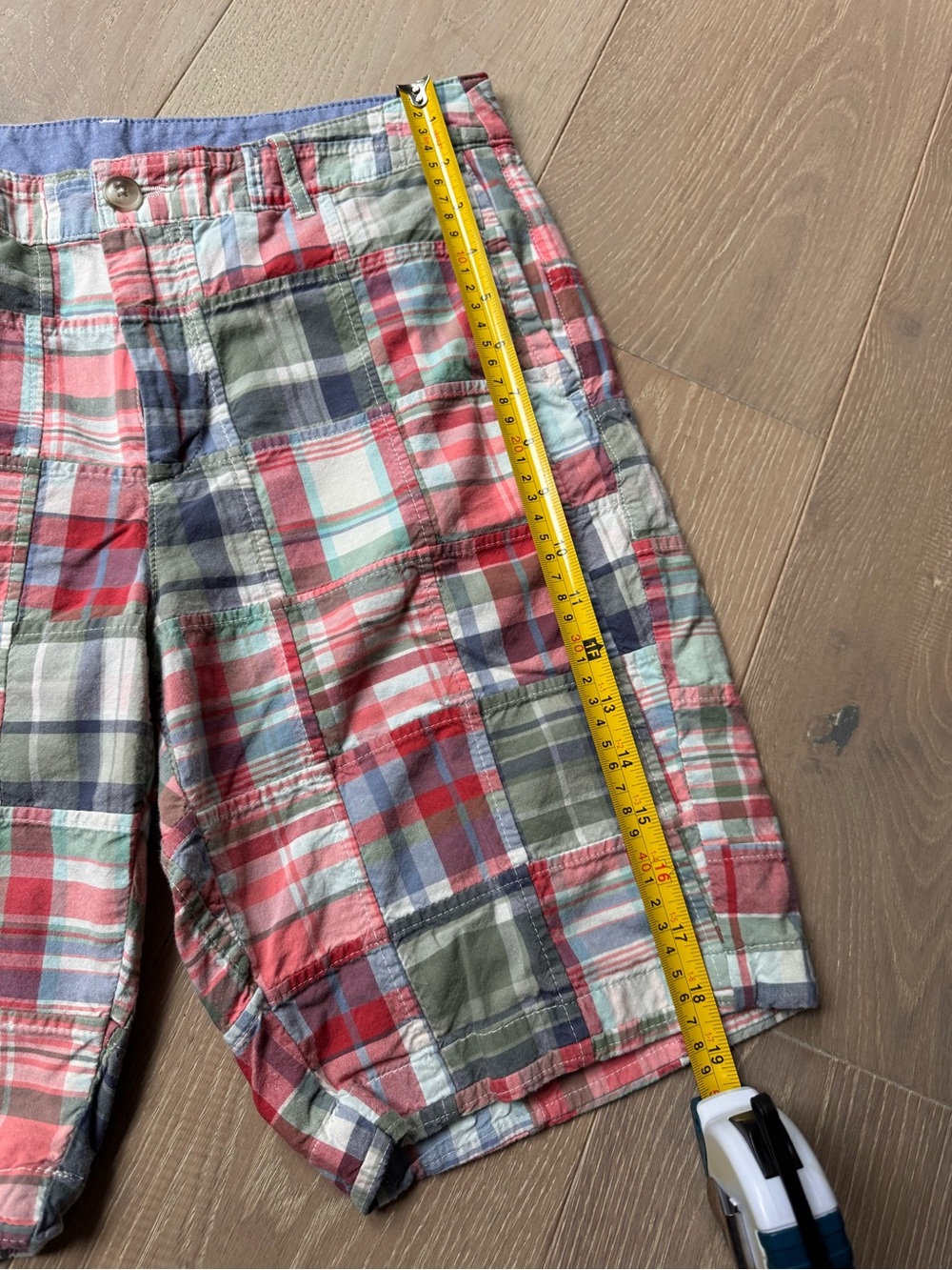 L.L. Bean Favorite Fit Women’s Patchwork Plaid Shorts - Red, Green & Blue - Picture 5 of 5